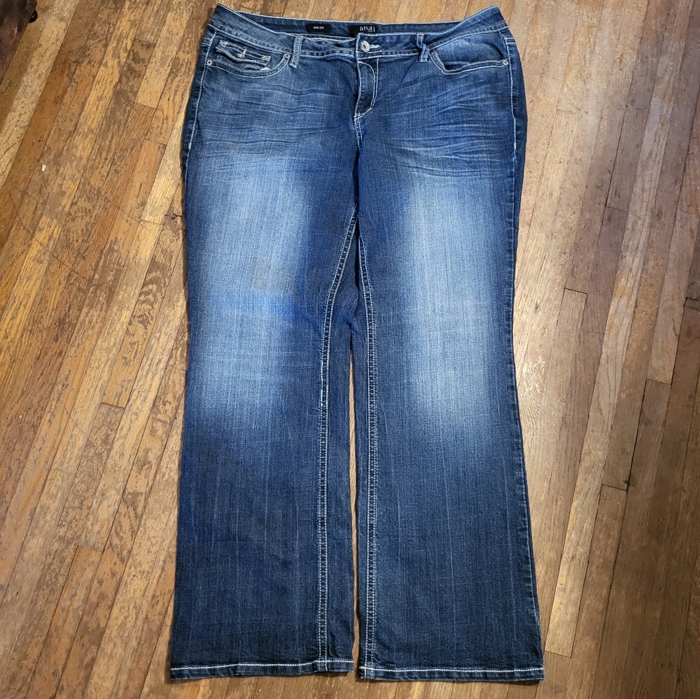 *****SOLD*** Jeans Plus Size 20 Blue Dark Wash Boot Cut Flap Pockets Stretch